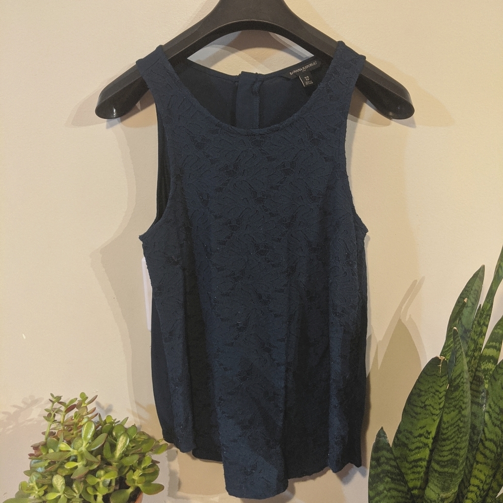 🌈10/$15🌈 Lacey Zippered Banana Republic Tank